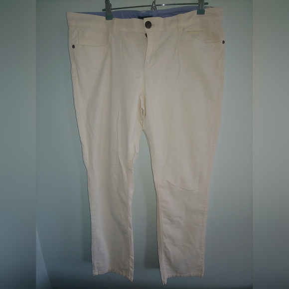 EUC Plus Size Women’s Tommy Hilfiger Ivory Straight Leg Corduroy Pants – Size 16 - Picture 11 of 14